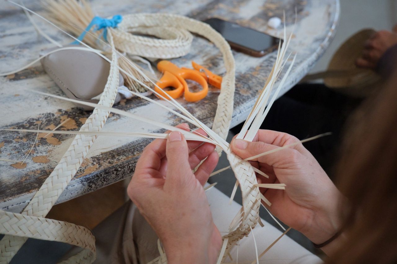 Artesanía con palma.