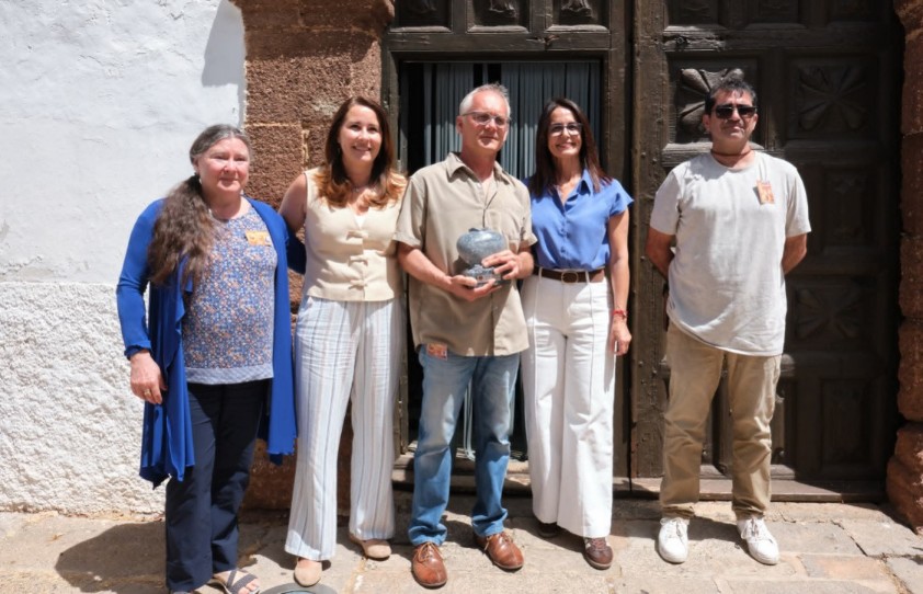 Bernhard Glauser recoge el Premio Insular de Artesanía.