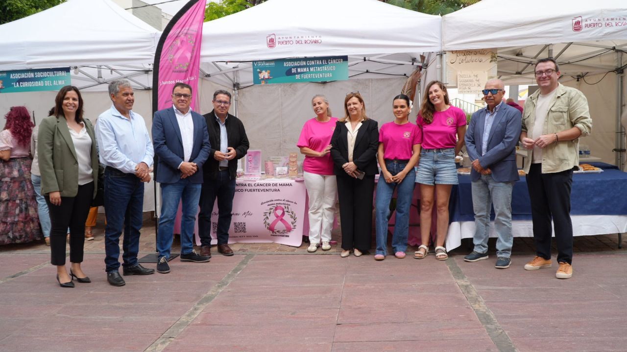 Stand de la Asociación Contra el Cáncer de Mama Metastásico, en la Feria de Oportunidades 2026.