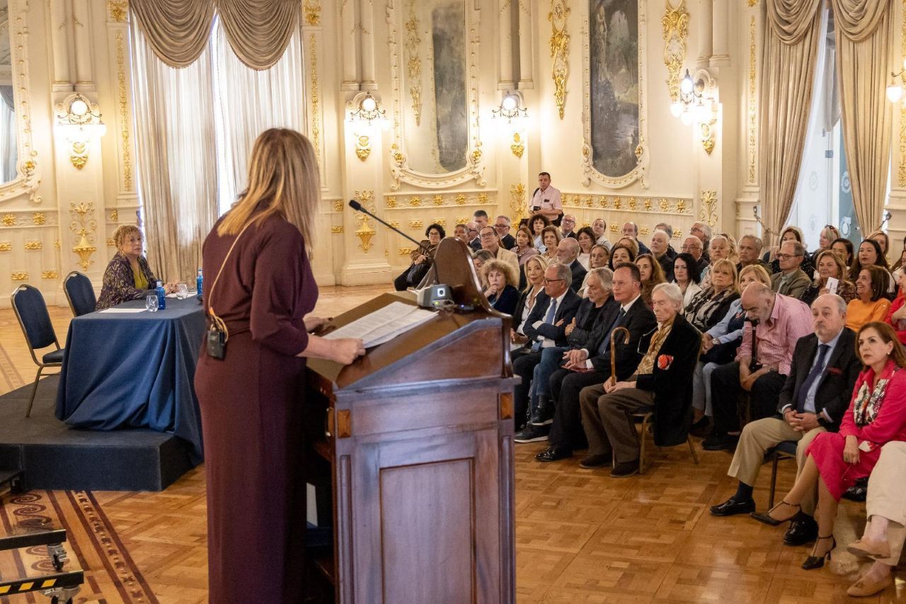 Homenaje a Pepe Dámaso en el Parlamento de Canarias.