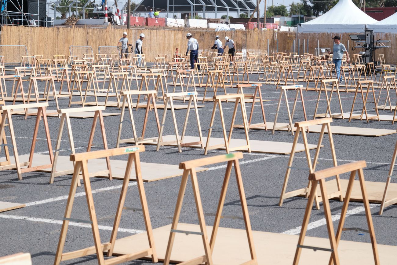 Preparativos del Gran Baile de Taifas, en el recinto ferial de Puerto del Rosario.
