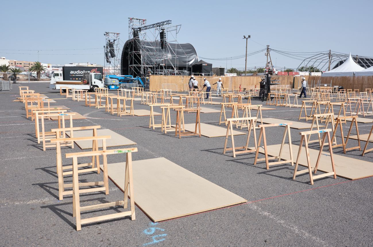 Preparativos del Gran Baile de Taifas, en el recinto ferial de Puerto del Rosario.