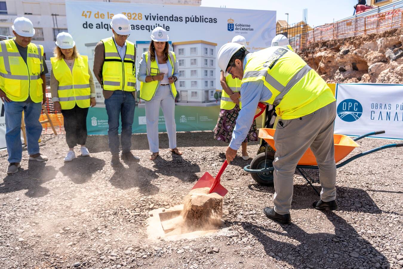 David de Vera, en el acto de primera piedra de las 47 viviendas.
