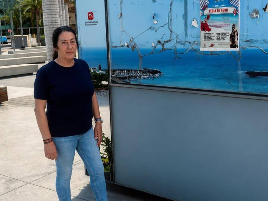 Joana Verde en la oficina de turismo