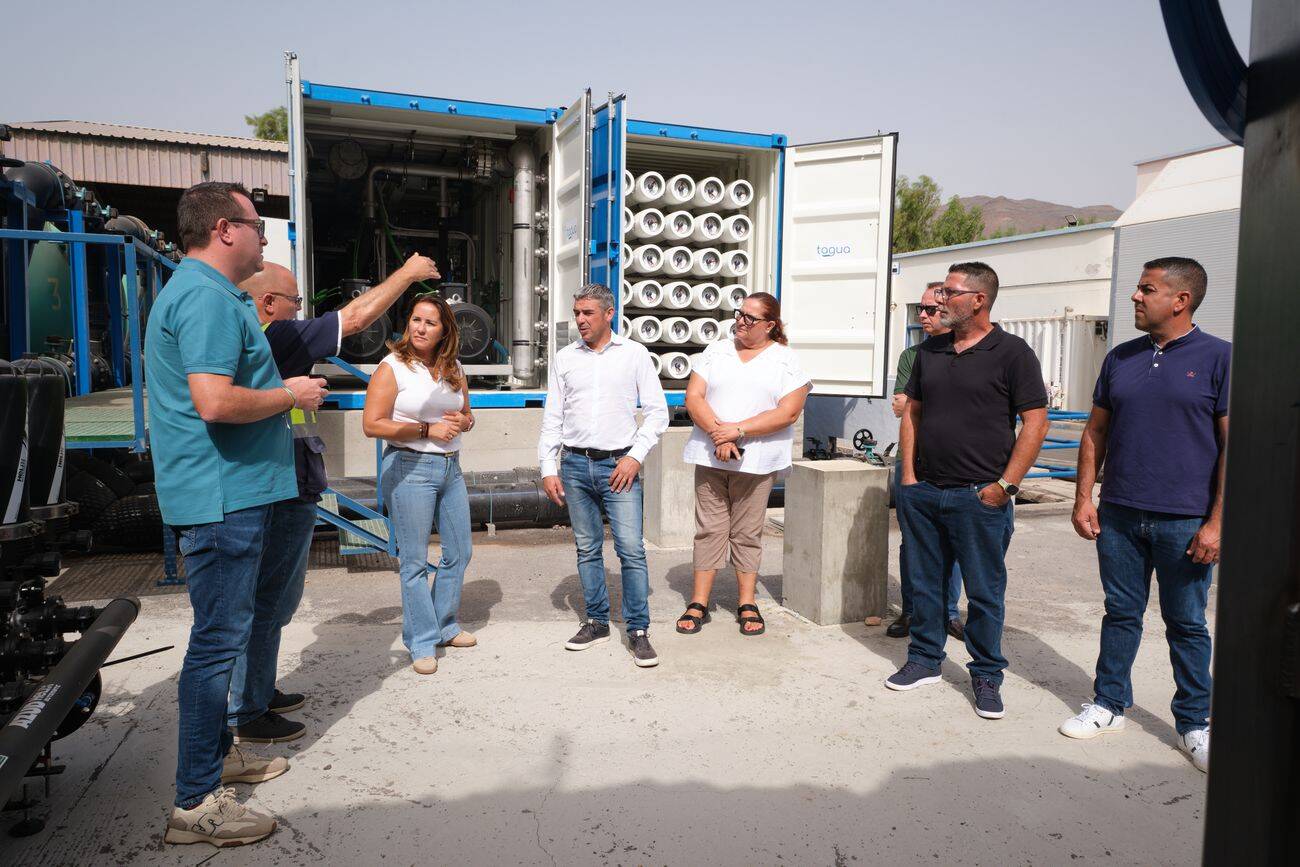 Visita en septiembre de 2025 a la desaladora para agua agrícola instalada en Gran Tarajal, dentro del plan de regadío.