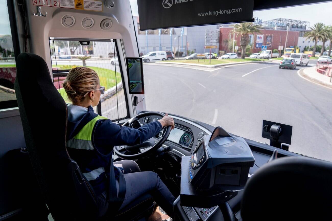 Nueva guagua eléctrica de la Línea 3 Exprés.