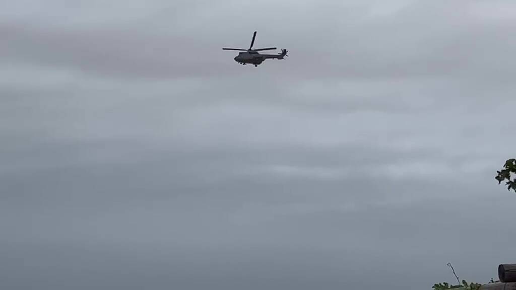 Maniobras militares en helicóptero en El Cotillo.