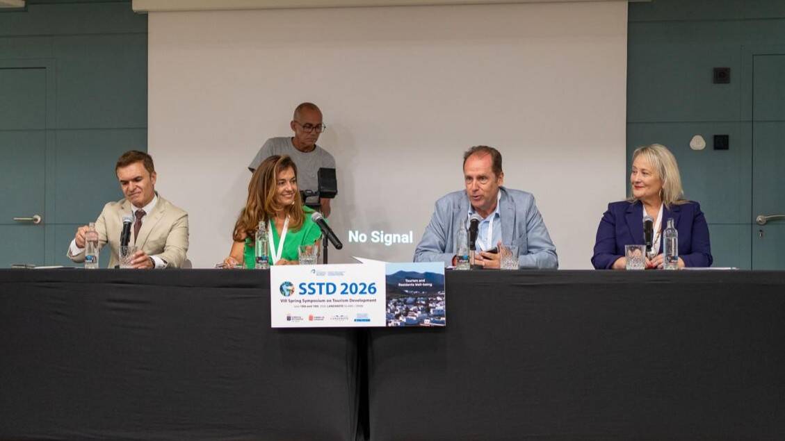 Apertura del Simposio de Desarrollo Turístico en Arrecife.
