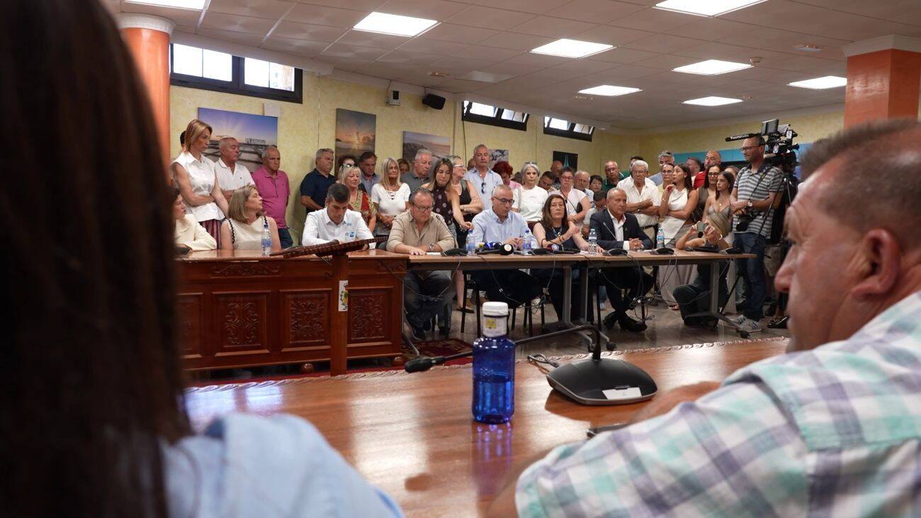 Pleno de moción de censura en Antigua.