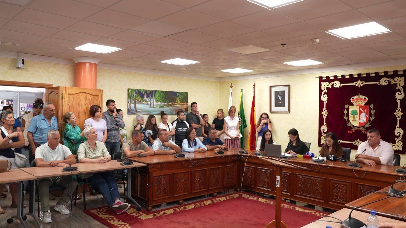 Bancada de AlxAn en el pleno de la moción de censura en Antigua.
