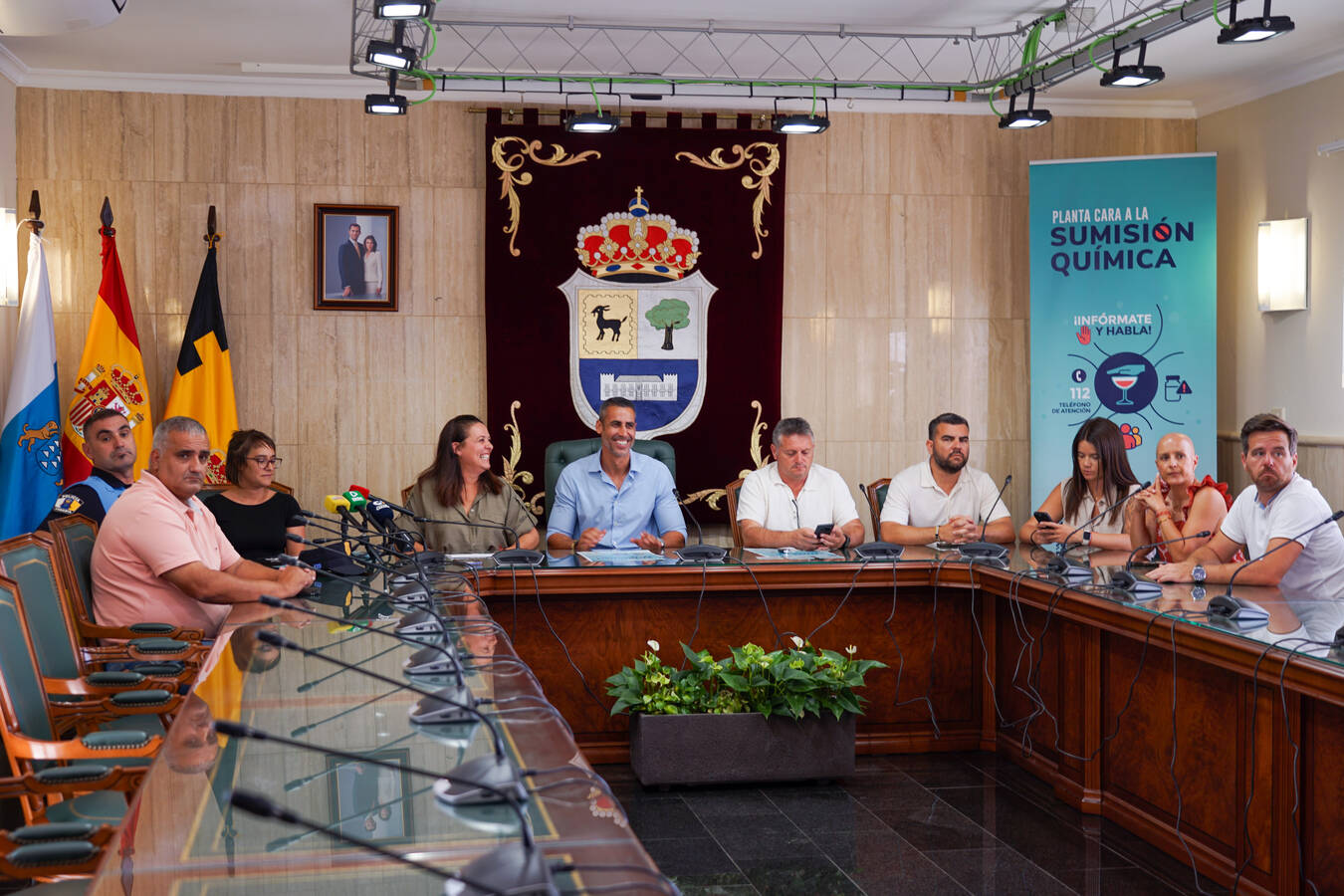 DSC01Grupo de Gobierno La Oliva Presentación campaña sumisión química.