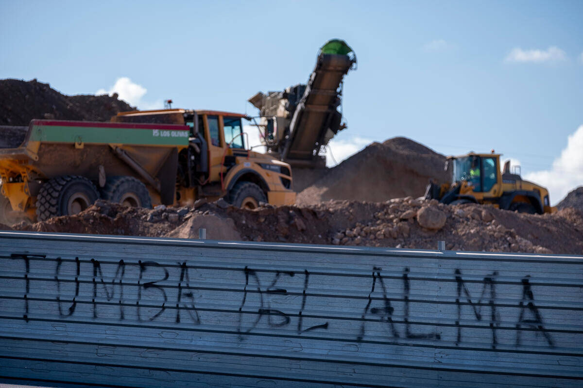 Greenpeace denuncia en su informe los proyectos de Cuna del Alma (El Puertito, Adeje) y Underwater Gardens (Punta Blanca), ambos en Tenerife.
