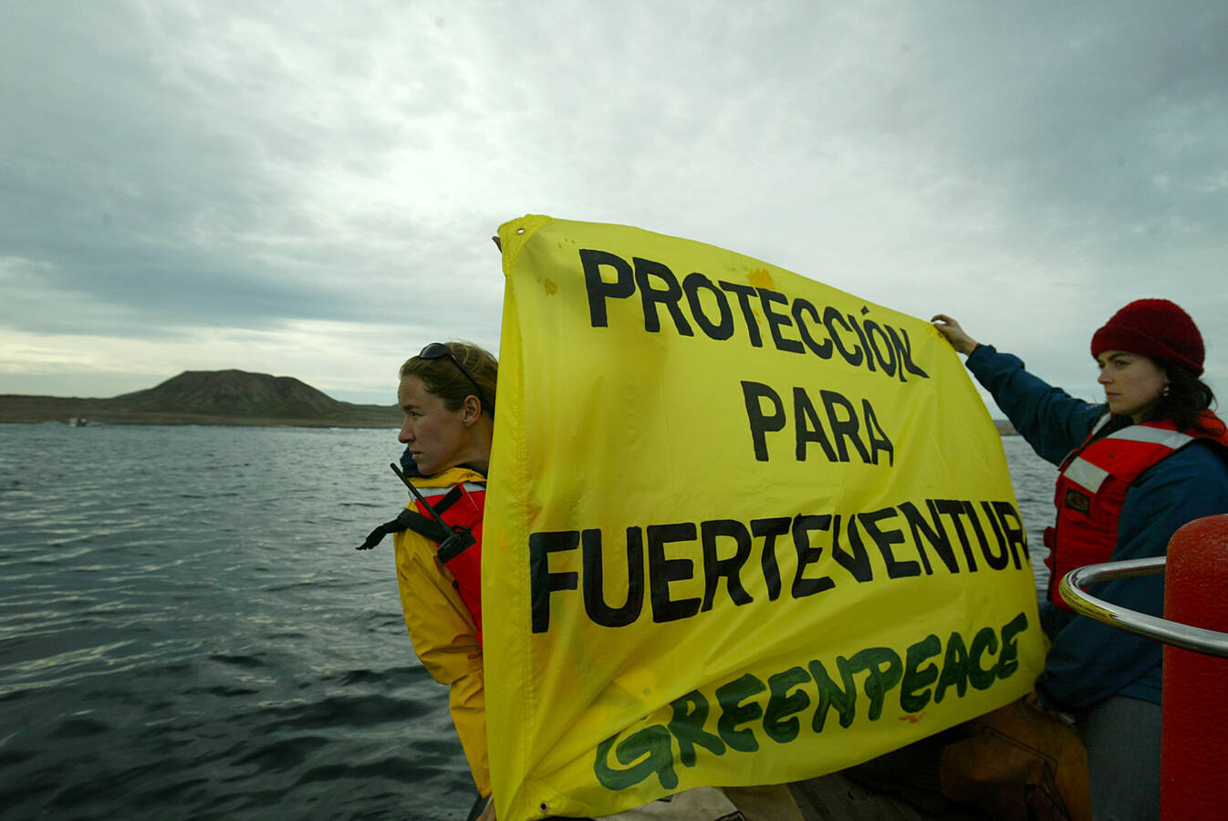 El barco Arctic Sunrise de Greenpeace, frente a la Isla de Lobos | ©Samuel Aranda, edro Armestre, Greenpeace.