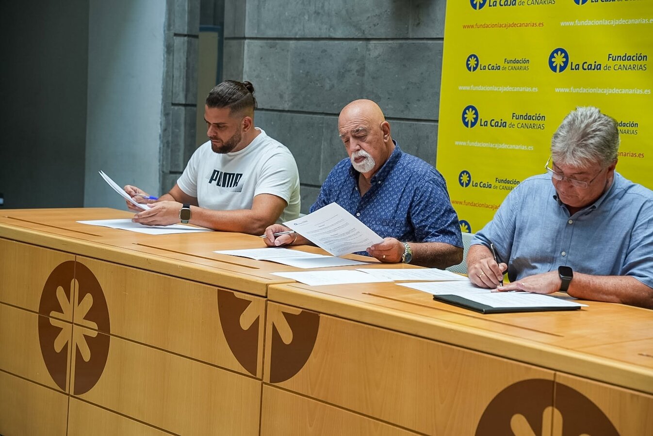 Renovación del convenio entre la Federación Insular de Lucha Canaria de Fuerteventura y la Fundación La Caja de Canarias.