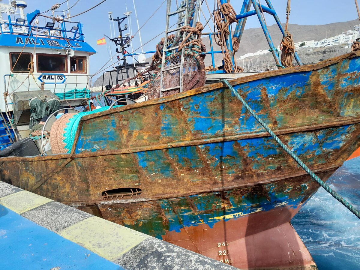 pesquero migrantes muelle gran tarajal